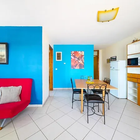 Golden Nest Apartment