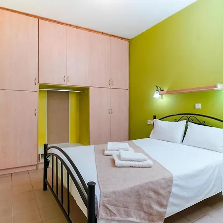 Golden Nest شقة يميناريا