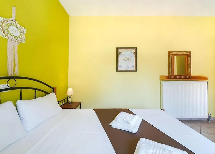 Golden Nest شقة يميناريا